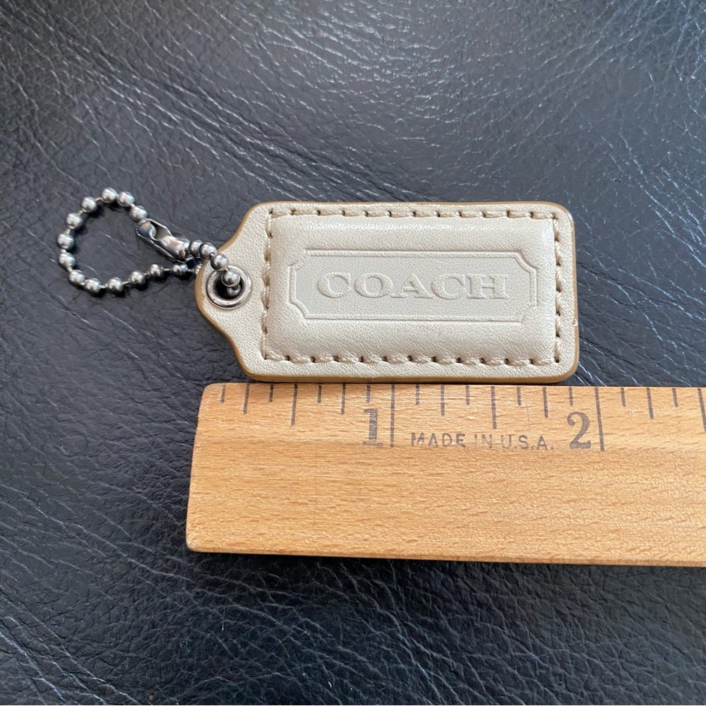 Coach keychain tag - Picture 2 of 8